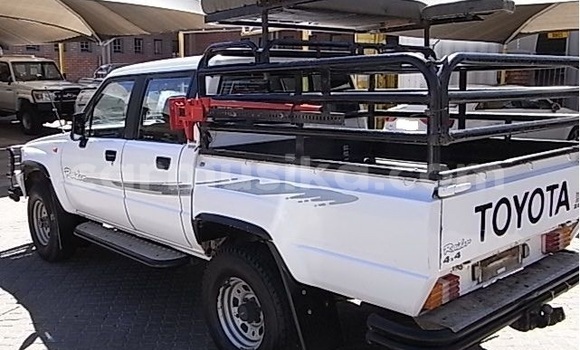 Acheter Occasion Voiture Toyota Hilux Blanc à Beitbridge, Matabeleland South Acheter Occasion Voiture Toyota Hilux Blanc à Beitbridge, Matabeleland South