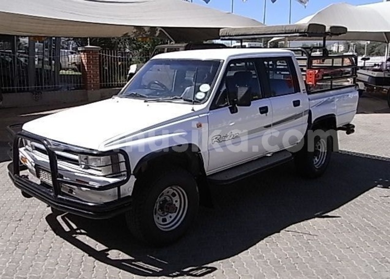 Big with watermark toyota hilux matabeleland south beitbridge 28923