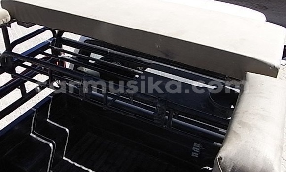 Acheter Occasion Voiture Toyota Hilux Blanc à Beitbridge, Matabeleland South Acheter Occasion Voiture Toyota Hilux Blanc à Beitbridge, Matabeleland South