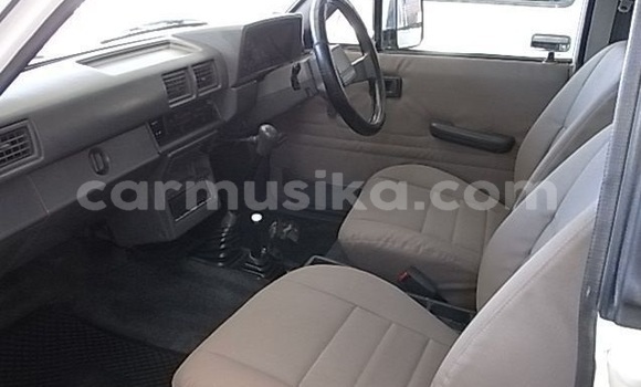 Acheter Occasion Voiture Toyota Hilux Blanc à Beitbridge, Matabeleland South Acheter Occasion Voiture Toyota Hilux Blanc à Beitbridge, Matabeleland South