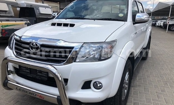 Acheter Occasion Voiture Toyota Hilux Blanc à Beitbridge, Matabeleland South