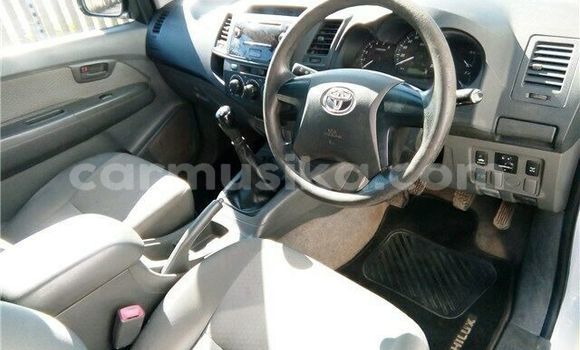 Acheter Occasion Voiture Toyota Hilux Blanc à Beitbridge, Matabeleland South Acheter Occasion Voiture Toyota Hilux Blanc à Beitbridge, Matabeleland South