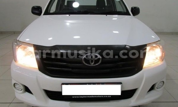 Acheter Occasion Voiture Toyota Hilux Blanc à Beitbridge, Matabeleland South Acheter Occasion Voiture Toyota Hilux Blanc à Beitbridge, Matabeleland South