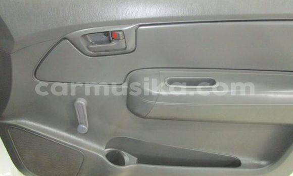 Acheter Occasion Voiture Toyota Hilux Blanc à Beitbridge, Matabeleland South Acheter Occasion Voiture Toyota Hilux Blanc à Beitbridge, Matabeleland South