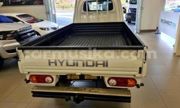 Tenga Tsaru Hyundai H200 Chena Rori in Harare in Harare Tenga Tsaru Hyundai H200 Chena Rori in Harare in Harare