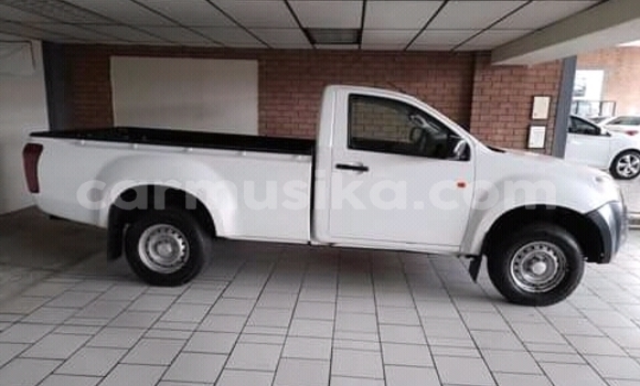 Tenga Tsaru Isuzu Elf Chena Rori in Harare in Harare Tenga Tsaru Isuzu Elf Chena Rori in Harare in Harare