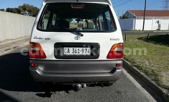 Acheter Occasion Voiture Toyota Comfort Blanc à Beitbridge, Matabeleland South Acheter Occasion Voiture Toyota Comfort Blanc à Beitbridge, Matabeleland South