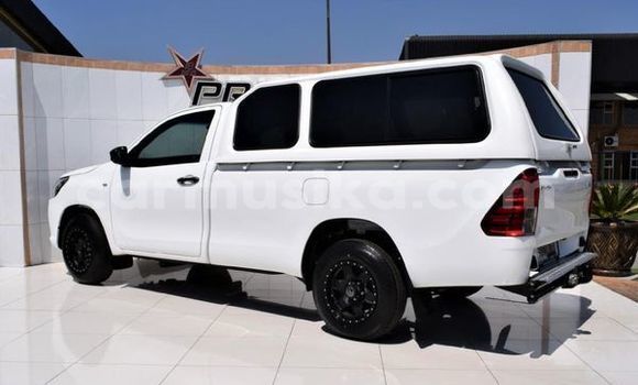 Nunua Ilio tumika Toyota Hilux Nyeupe Gari ndani ya Beitbridge nchini Matabeleland Kusini Nunua Ilio tumika Toyota Hilux Nyeupe Gari ndani ya Beitbridge nchini Matabeleland Kusini