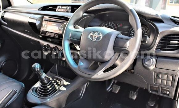 Nunua Ilio tumika Toyota Hilux Nyeupe Gari ndani ya Beitbridge nchini Matabeleland Kusini Nunua Ilio tumika Toyota Hilux Nyeupe Gari ndani ya Beitbridge nchini Matabeleland Kusini