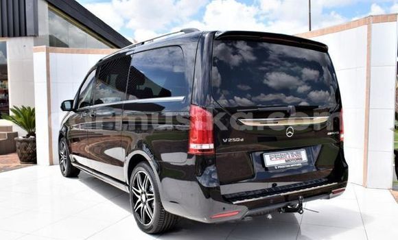 Acheter Occasion Voiture Mercedes-Benz CLS250 Noir à Beitbridge, Matabeleland South