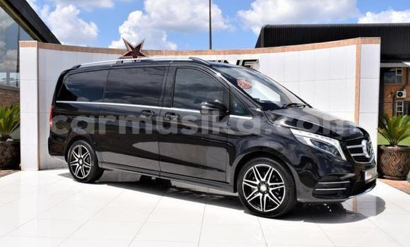 Acheter Occasion Voiture Mercedes-Benz CLS250 Noir à Beitbridge, Matabeleland South Acheter Occasion Voiture Mercedes-Benz CLS250 Noir à Beitbridge, Matabeleland South