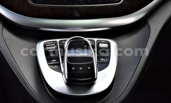 Acheter Occasion Voiture Mercedes-Benz CLS250 Noir à Beitbridge, Matabeleland South Acheter Occasion Voiture Mercedes-Benz CLS250 Noir à Beitbridge, Matabeleland South