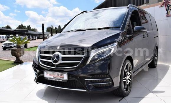 Acheter Occasion Voiture Mercedes-Benz CLS250 Noir à Beitbridge, Matabeleland South Acheter Occasion Voiture Mercedes-Benz CLS250 Noir à Beitbridge, Matabeleland South