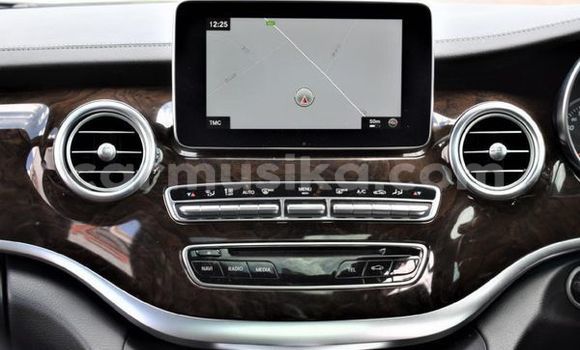 Acheter Occasion Voiture Mercedes-Benz CLS250 Noir à Beitbridge, Matabeleland South Acheter Occasion Voiture Mercedes-Benz CLS250 Noir à Beitbridge, Matabeleland South