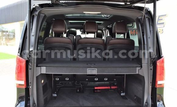 Acheter Occasion Voiture Mercedes-Benz CLS250 Noir à Beitbridge, Matabeleland South Acheter Occasion Voiture Mercedes-Benz CLS250 Noir à Beitbridge, Matabeleland South