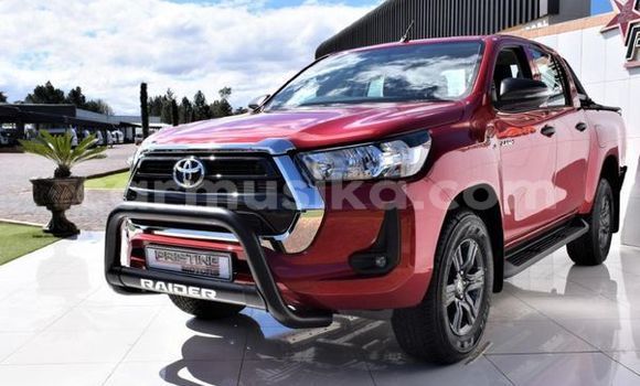 Nunua Ilio tumika Toyota Hilux Nyekundu Gari ndani ya Beitbridge nchini Matabeleland Kusini