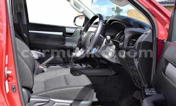 Tenga Tsaru Toyota Hilux Tsvuku Mota in Beitbridge in Matabeleland South Tenga Tsaru Toyota Hilux Tsvuku Mota in Beitbridge in Matabeleland South