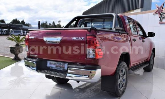 Tenga Tsaru Toyota Hilux Tsvuku Mota in Beitbridge in Matabeleland South Tenga Tsaru Toyota Hilux Tsvuku Mota in Beitbridge in Matabeleland South