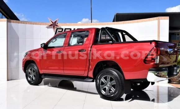 Tenga Tsaru Toyota Hilux Tsvuku Mota in Beitbridge in Matabeleland South Tenga Tsaru Toyota Hilux Tsvuku Mota in Beitbridge in Matabeleland South