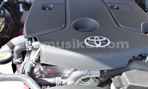 Tenga Tsaru Toyota Hilux Tsvuku Mota in Beitbridge in Matabeleland South Tenga Tsaru Toyota Hilux Tsvuku Mota in Beitbridge in Matabeleland South