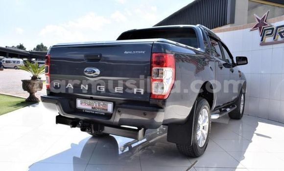 Buy Used FORD MUSTANG Silver Car in Beitbridge in Matabeleland South