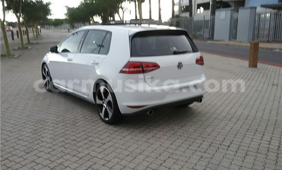 Acheter Occasion Voiture Volkswagen Golf GTI Blanc à Beitbridge, Matabeleland South Acheter Occasion Voiture Volkswagen Golf GTI Blanc à Beitbridge, Matabeleland South
