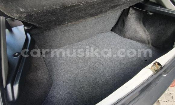 Nunua Ilio tumika Mazda 323 Nyeupe Gari ndani ya Beitbridge nchini Matabeleland Kusini Nunua Ilio tumika Mazda 323 Nyeupe Gari ndani ya Beitbridge nchini Matabeleland Kusini