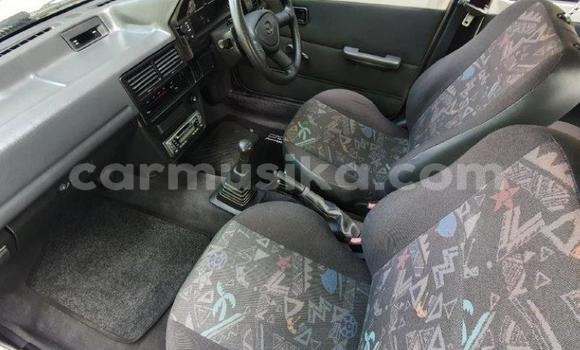 Nunua Ilio tumika Mazda 323 Nyeupe Gari ndani ya Beitbridge nchini Matabeleland Kusini Nunua Ilio tumika Mazda 323 Nyeupe Gari ndani ya Beitbridge nchini Matabeleland Kusini