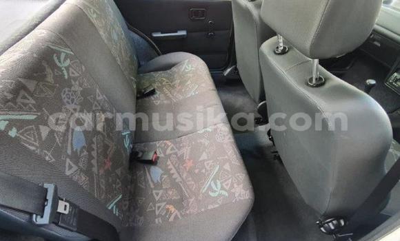 Nunua Ilio tumika Mazda 323 Nyeupe Gari ndani ya Beitbridge nchini Matabeleland Kusini Nunua Ilio tumika Mazda 323 Nyeupe Gari ndani ya Beitbridge nchini Matabeleland Kusini