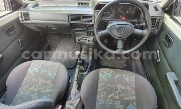 Nunua Ilio tumika Mazda 323 Nyeupe Gari ndani ya Beitbridge nchini Matabeleland Kusini Nunua Ilio tumika Mazda 323 Nyeupe Gari ndani ya Beitbridge nchini Matabeleland Kusini