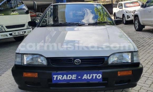 Nunua Ilio tumika Mazda 323 Nyeupe Gari ndani ya Beitbridge nchini Matabeleland Kusini Nunua Ilio tumika Mazda 323 Nyeupe Gari ndani ya Beitbridge nchini Matabeleland Kusini