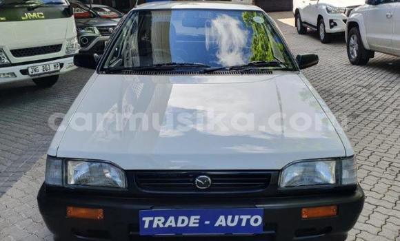 Nunua Ilio tumika Mazda 323 Nyeupe Gari ndani ya Beitbridge nchini Matabeleland Kusini Nunua Ilio tumika Mazda 323 Nyeupe Gari ndani ya Beitbridge nchini Matabeleland Kusini