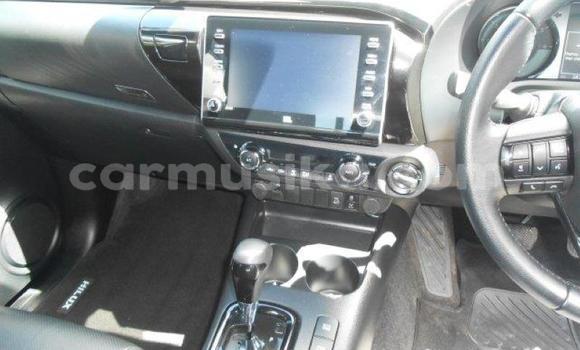 Buy Used Toyota Hilux Silver Car in Beitbridge in Matabeleland South Buy Used Toyota Hilux Silver Car in Beitbridge in Matabeleland South