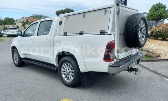 Tenga Tsaru Toyota Hilux Chena Mota in Beitbridge in Matabeleland South Tenga Tsaru Toyota Hilux Chena Mota in Beitbridge in Matabeleland South