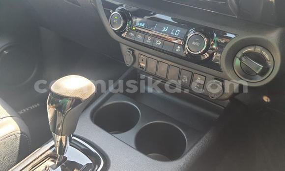 Buy Used Toyota Hilux Silver Car in Beitbridge in Matabeleland South Buy Used Toyota Hilux Silver Car in Beitbridge in Matabeleland South