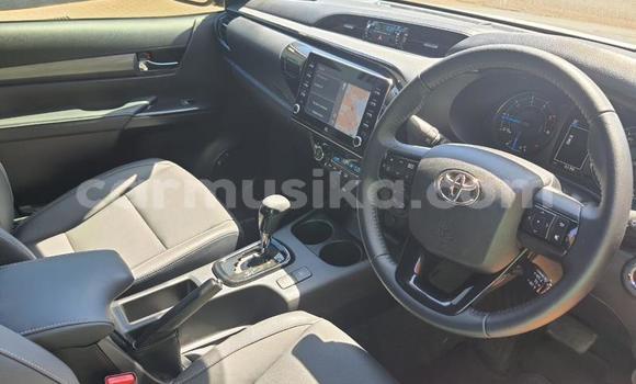 Buy Used Toyota Hilux Silver Car in Beitbridge in Matabeleland South Buy Used Toyota Hilux Silver Car in Beitbridge in Matabeleland South