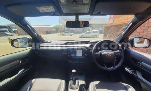 Buy Used Toyota Hilux Silver Car in Beitbridge in Matabeleland South Buy Used Toyota Hilux Silver Car in Beitbridge in Matabeleland South