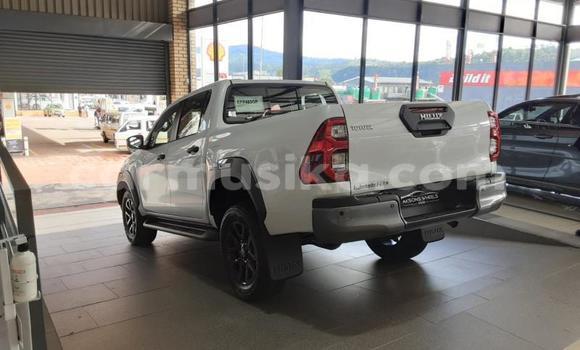 Acheter Occasion Voiture Toyota Hilux Blanc à Beitbridge, Matabeleland South Acheter Occasion Voiture Toyota Hilux Blanc à Beitbridge, Matabeleland South