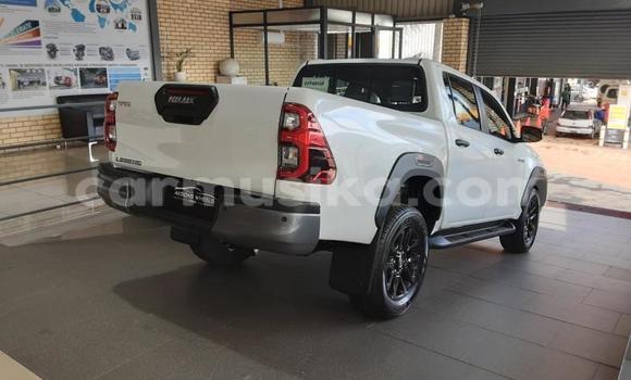 Acheter Occasion Voiture Toyota Hilux Blanc à Beitbridge, Matabeleland South Acheter Occasion Voiture Toyota Hilux Blanc à Beitbridge, Matabeleland South