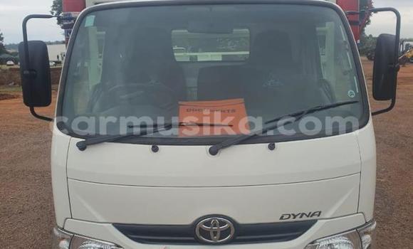 Nunua Ilio tumika Toyota Dyna Nyeupe Lori ndani ya Beitbridge nchini Matabeleland Kusini Nunua Ilio tumika Toyota Dyna Nyeupe Lori ndani ya Beitbridge nchini Matabeleland Kusini