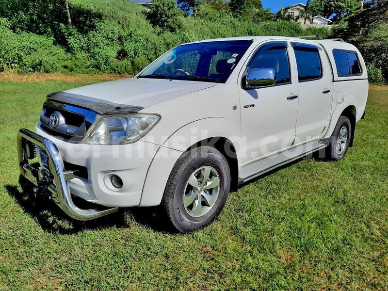 Big with watermark toyota hilux matabeleland south beitbridge 28951