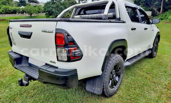 Buy Used Toyota Hilux White Car in Beitbridge in Matabeleland South Buy Used Toyota Hilux White Car in Beitbridge in Matabeleland South