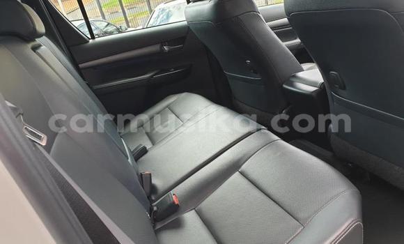Buy Used Toyota Hilux White Car in Beitbridge in Matabeleland South Buy Used Toyota Hilux White Car in Beitbridge in Matabeleland South