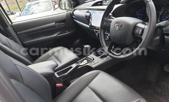 Buy Used Toyota Hilux White Car in Beitbridge in Matabeleland South Buy Used Toyota Hilux White Car in Beitbridge in Matabeleland South