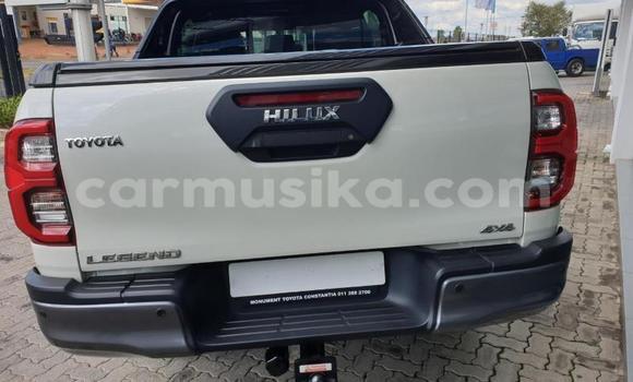 Buy Used Toyota Hilux White Car in Beitbridge in Matabeleland South Buy Used Toyota Hilux White Car in Beitbridge in Matabeleland South