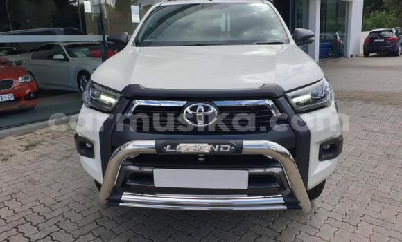 Buy Used Toyota Hilux White Car in Beitbridge in Matabeleland South Buy Used Toyota Hilux White Car in Beitbridge in Matabeleland South