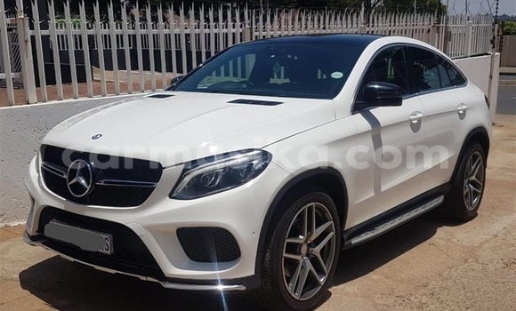 Tenga Tsaru Mercedes-Benz C-Classe Chena Mota in Bulawayo in Bulawayo