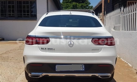 Acheter Occasion Voiture Mercedes-Benz C-Classe Blanc à Bulawayo, Bulawayo Acheter Occasion Voiture Mercedes-Benz C-Classe Blanc à Bulawayo, Bulawayo