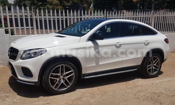 Acheter Occasion Voiture Mercedes-Benz C-Classe Blanc à Bulawayo, Bulawayo Acheter Occasion Voiture Mercedes-Benz C-Classe Blanc à Bulawayo, Bulawayo