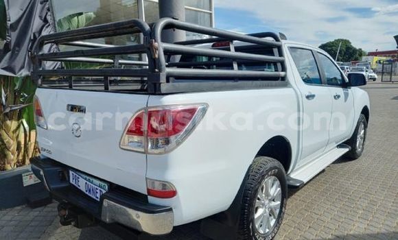 Acheter Occasion Voiture Mazda BT-50 Blanc à Beitbridge, Matabeleland South Acheter Occasion Voiture Mazda BT-50 Blanc à Beitbridge, Matabeleland South